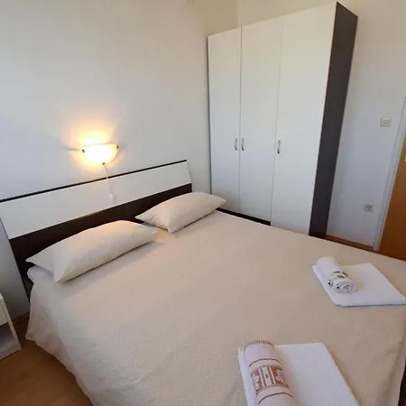 Marinela 1 By Interhome Njivice
